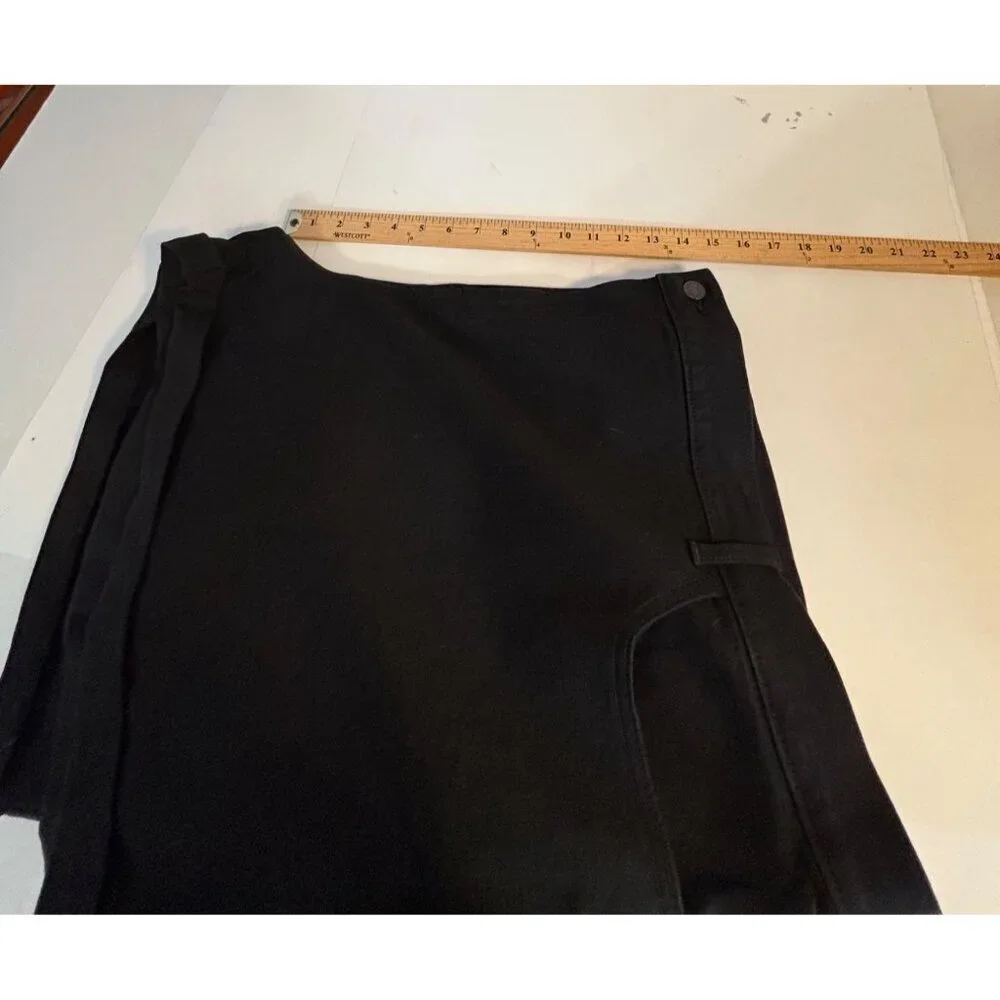 Old‎ Navy Women's Black Denim Mid Rise Shorts With Cuffed Hem & Pockets Size 28